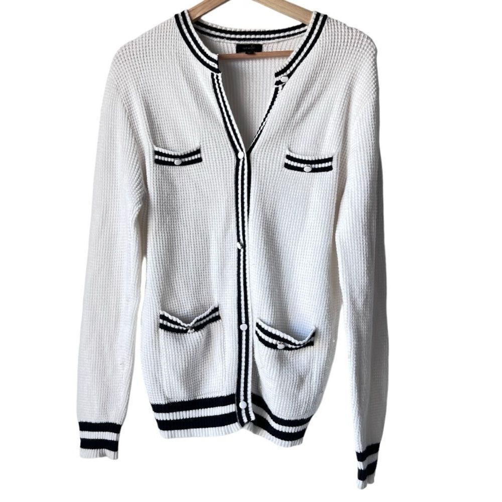Women's cardigan white front pockets varsity longline casual sweater size XL.